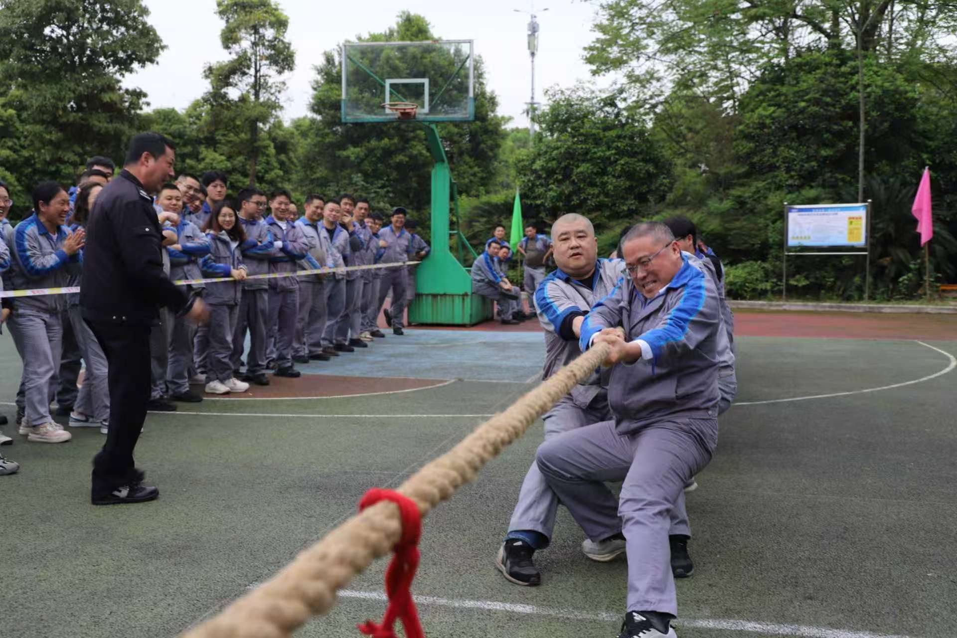 凝心聚力  “绳”采飞扬——公司举办建厂86周年职工拔河比赛 荣耀体育在线开户-荣耀体育（中国）集团