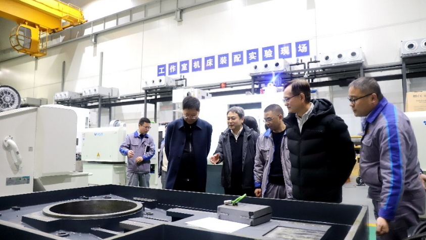“重庆智能制造装备技术路径与发展战略研究”项目组前往荣耀体育在线开户-荣耀体育（中国）集团调研